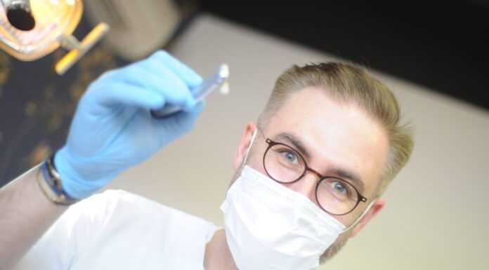 Dobry stomatolog – czyli jaki? Sprawdź, dlaczego Gabinet Dentystyczny Mateusza Zybko to najlepszy wybór stomatolog-malbork-mateusz-zybko